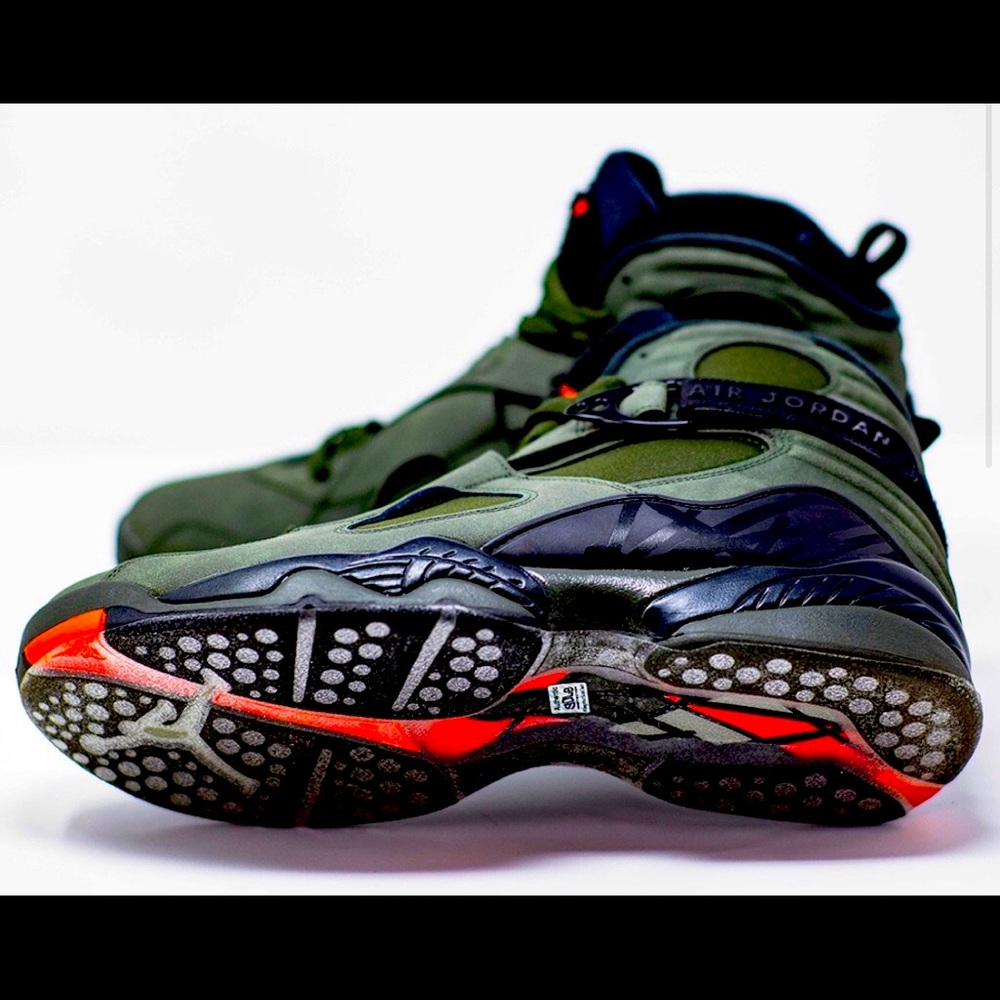 Jordans 8 size 9.5 never worn
